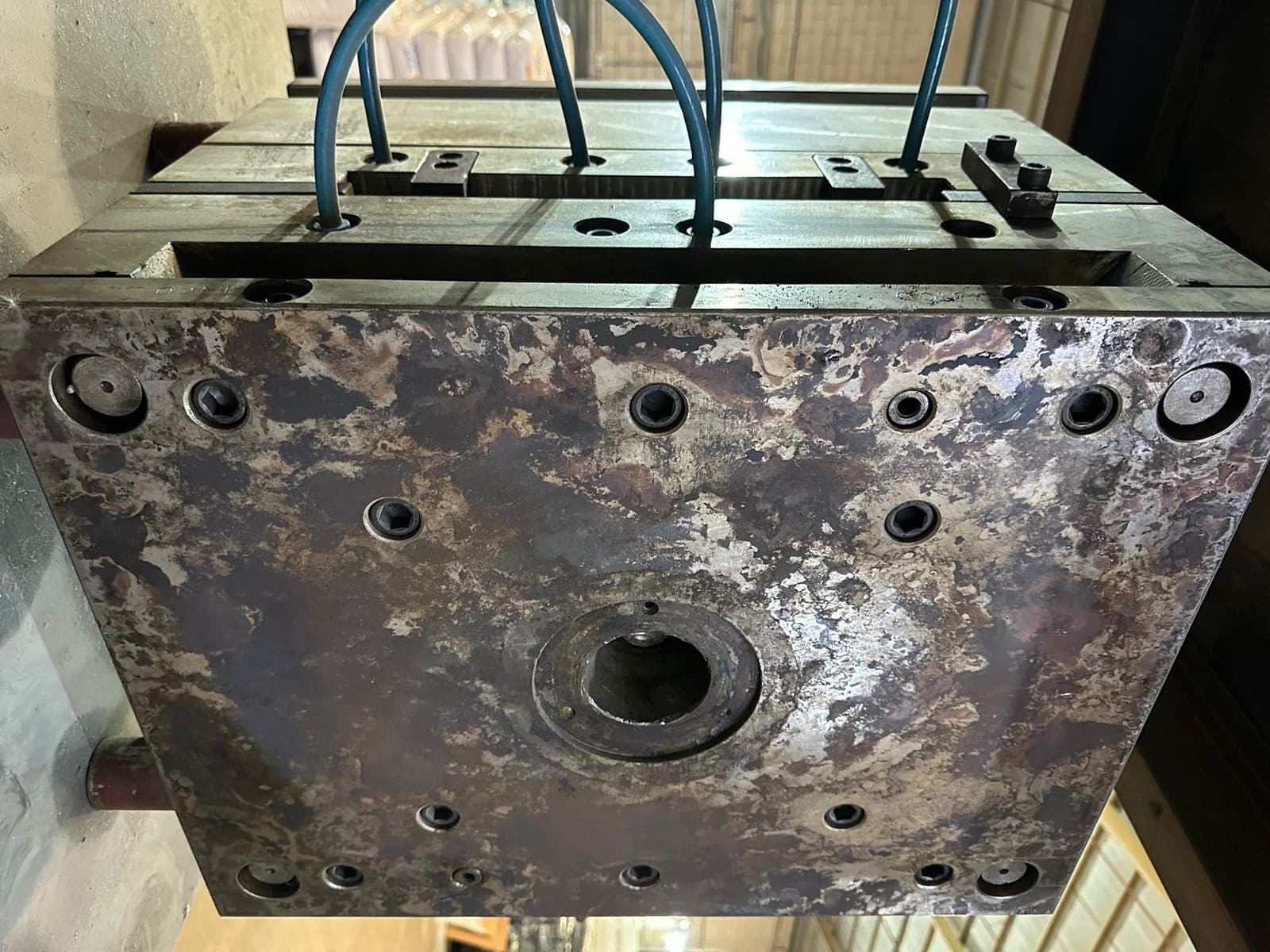 Selling highly efficient plastic injection molds 1