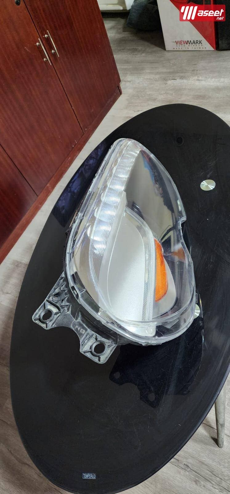 aston martin headlight 4