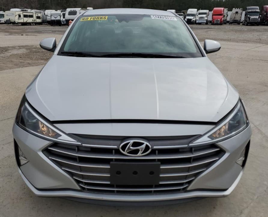 Hyundai Elantra 2020 8