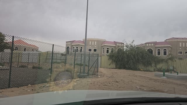 فلل مشروع عين فايضة التابع للقابضة للبيع