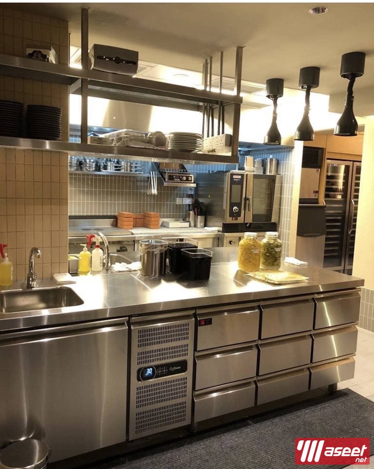 Selling kitchen equipment and commercial restaurants 5