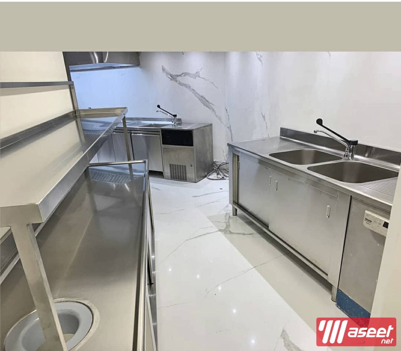 Selling kitchen equipment and commercial restaurants 10