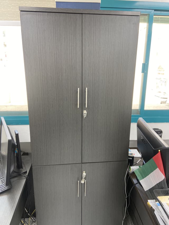 أثاث مكتب للبيع