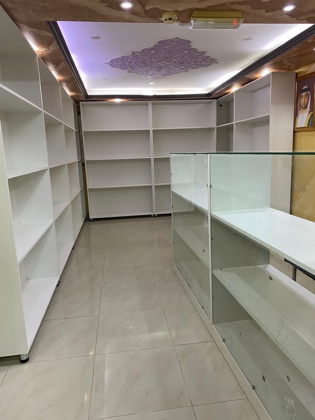 رفوف محلات تجاريه عجمان