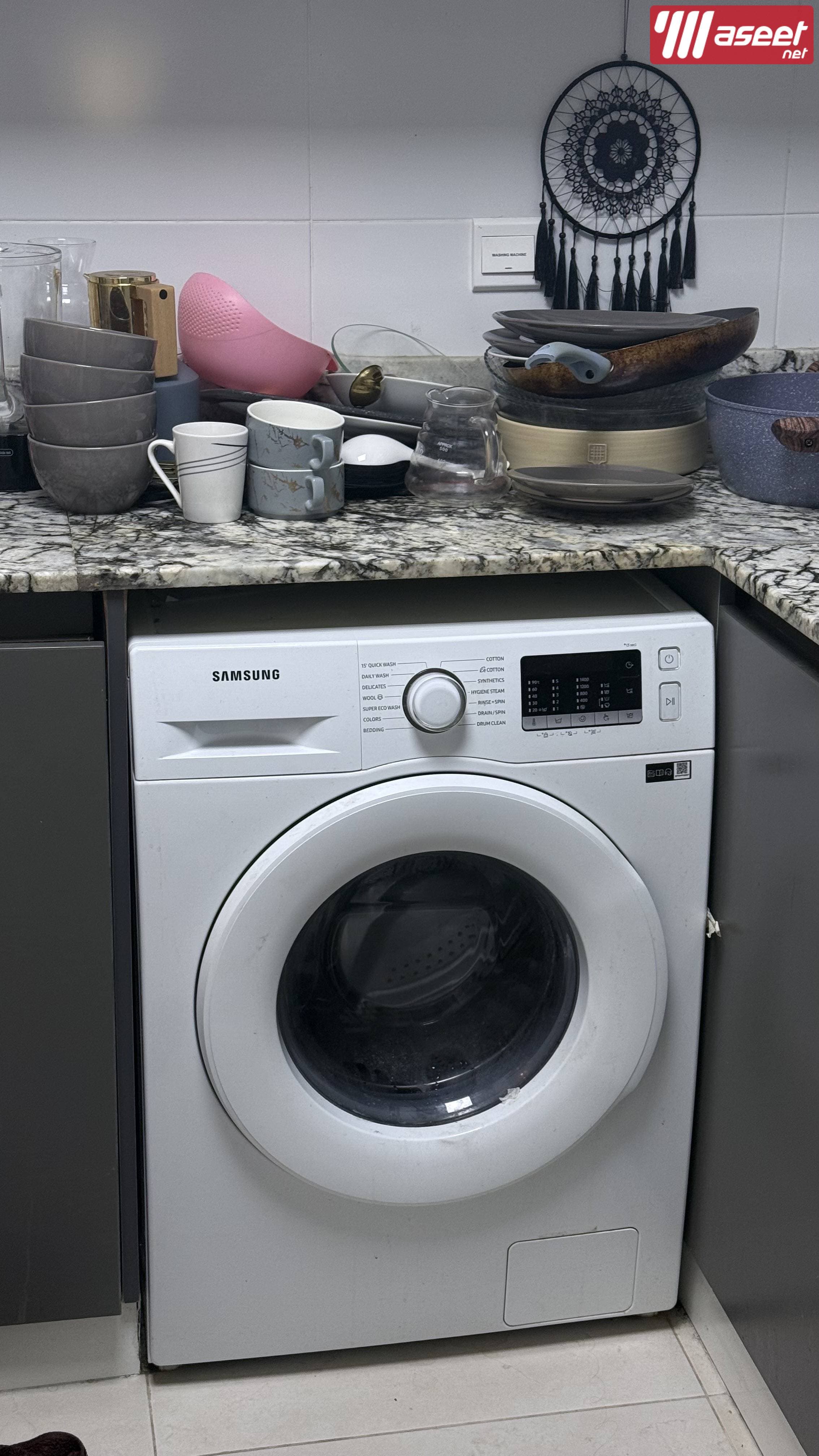 The Samsung washing machine is very clean 2