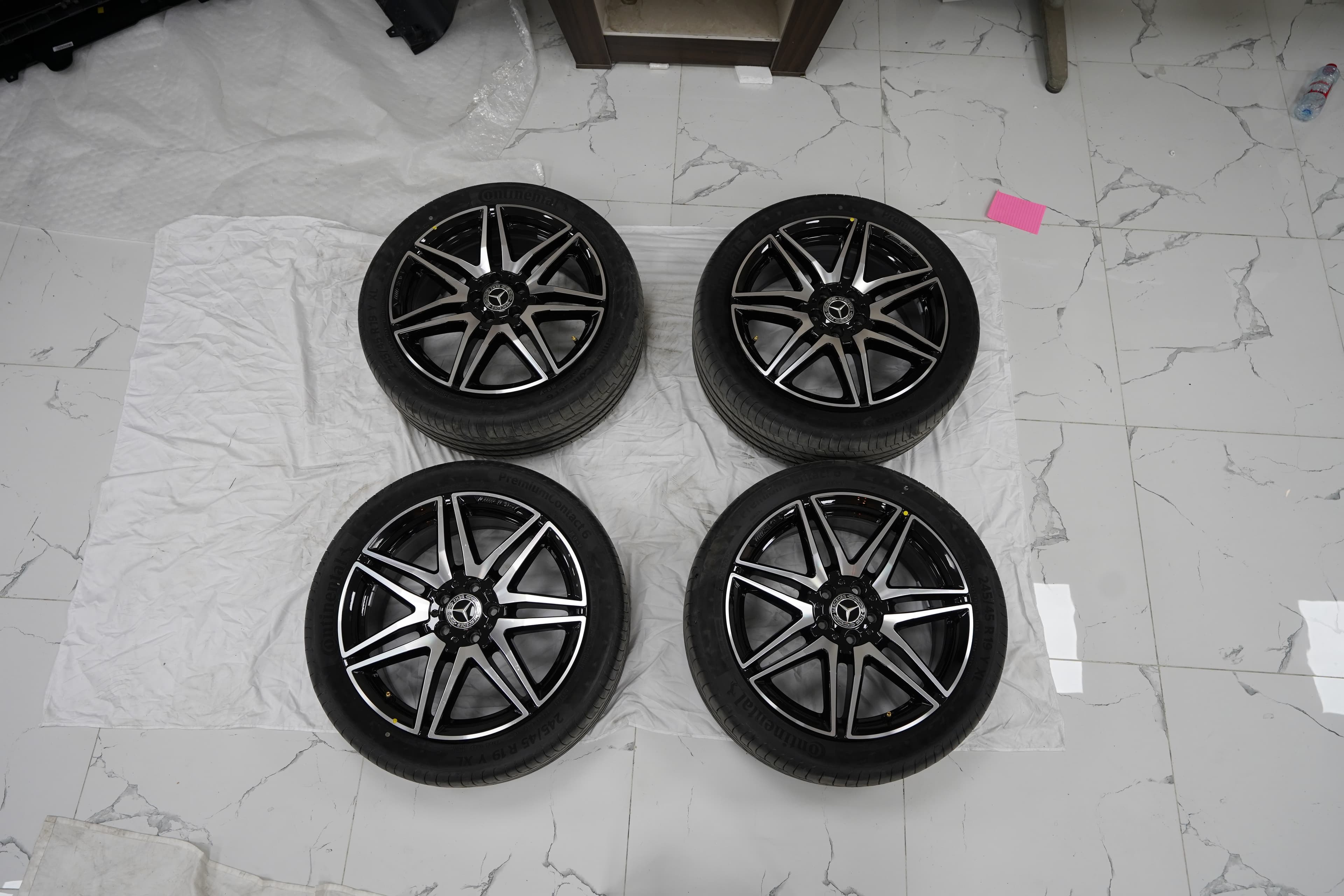 إطار سيارة مرسيدس V Class W447 مقاس 19 بوصة 1