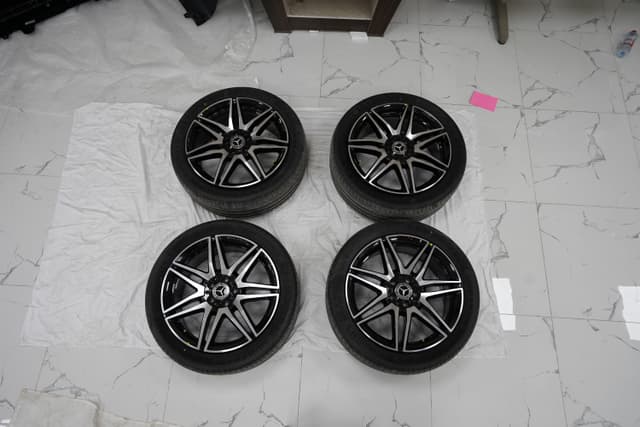 إطار سيارة مرسيدس V Class W447 مقاس 19 بوصة