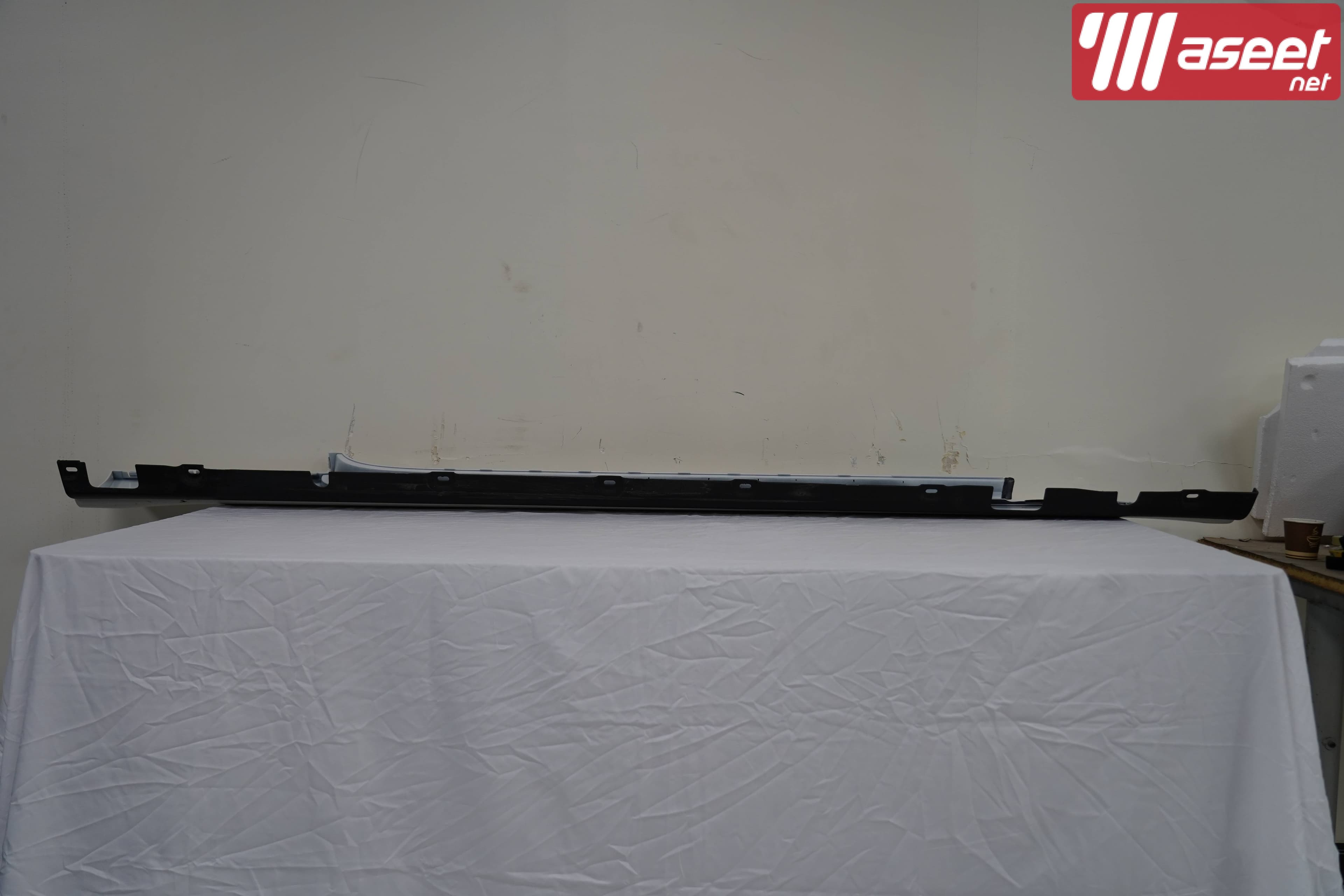 ROLLS ROYCE DAWN Side Trim Panel Sill Left Snow White OEM 1