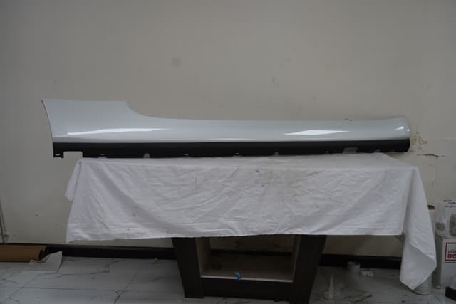 Rolls Royce Dawn Side Trim Panel Sill Left White OEM