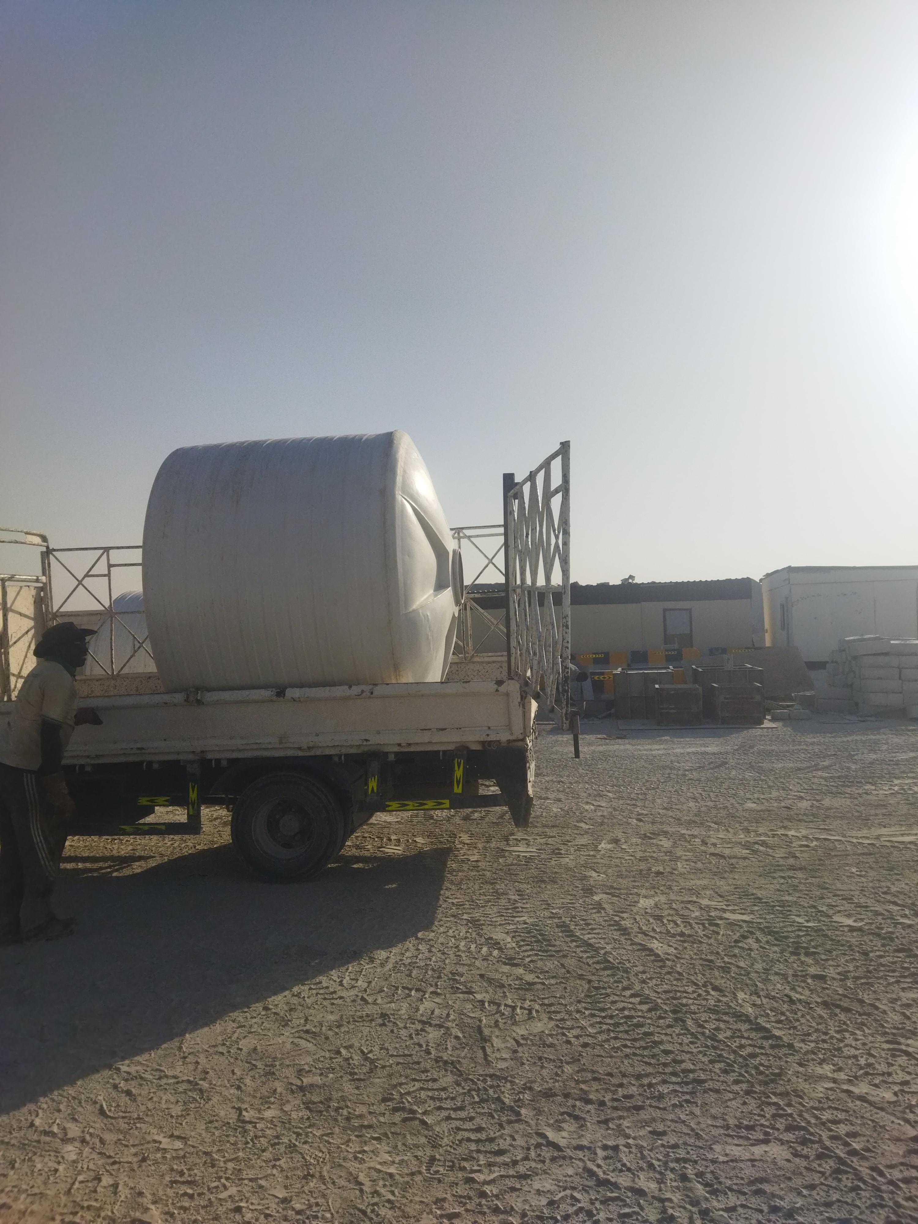 Buying and selling tanks 0