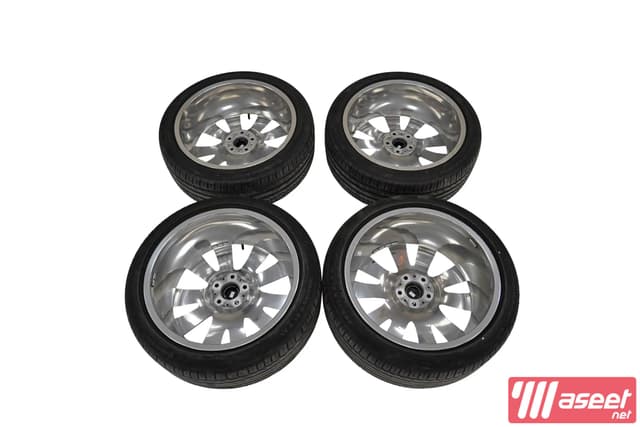 Rolls-Royce Wraith Down tire set with set 