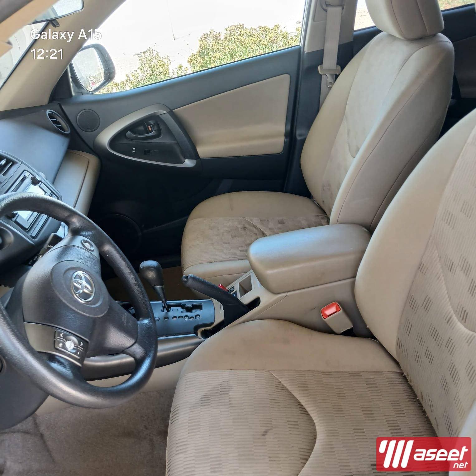 Toyota RAV4 V6 for sale 2012 3
