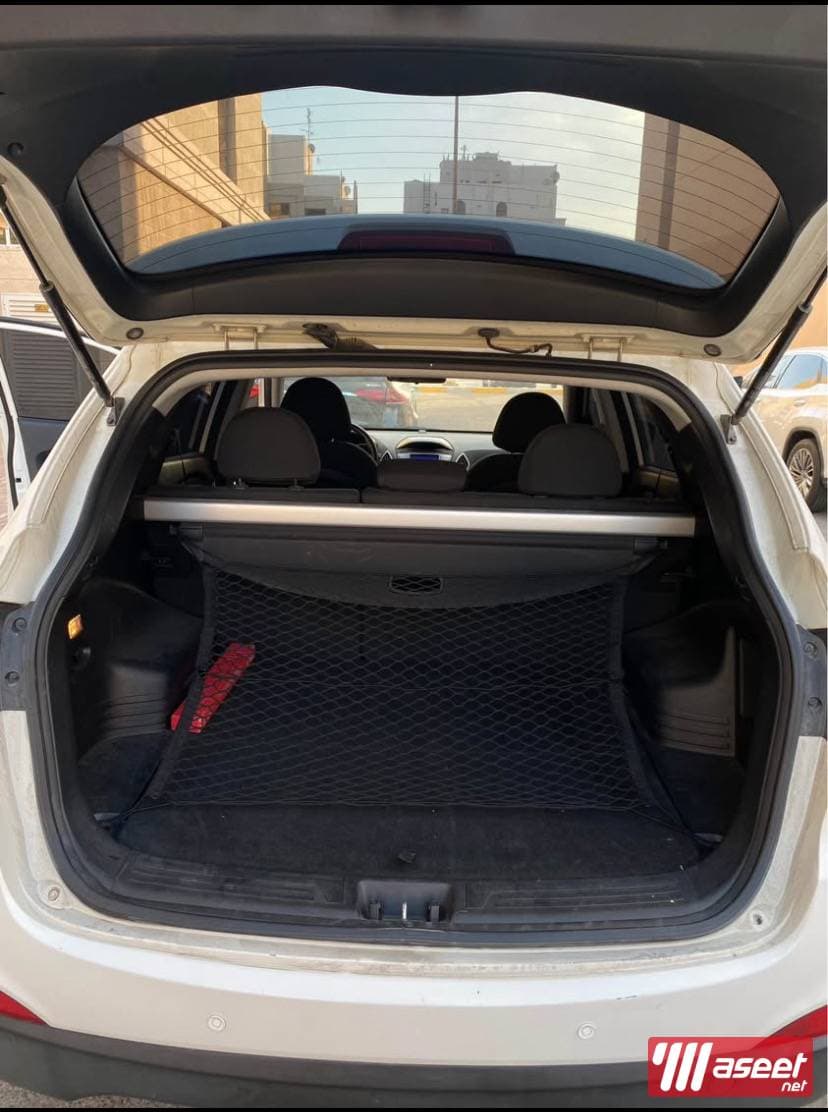 Hyundai 2014 car for sale  4