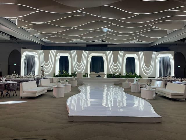 Organizing weddings