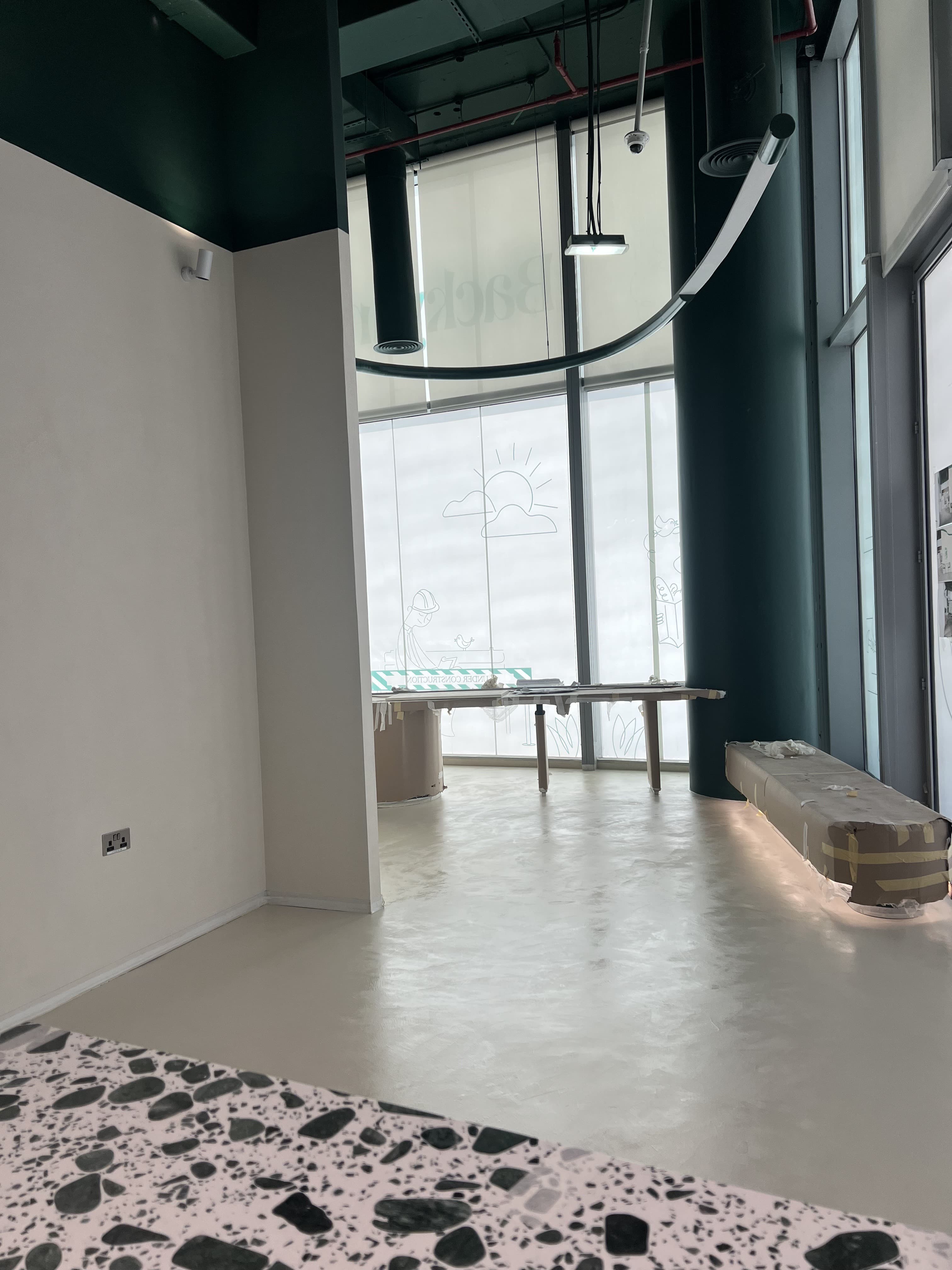 Microcement, epoxy and broken marble floors 0
