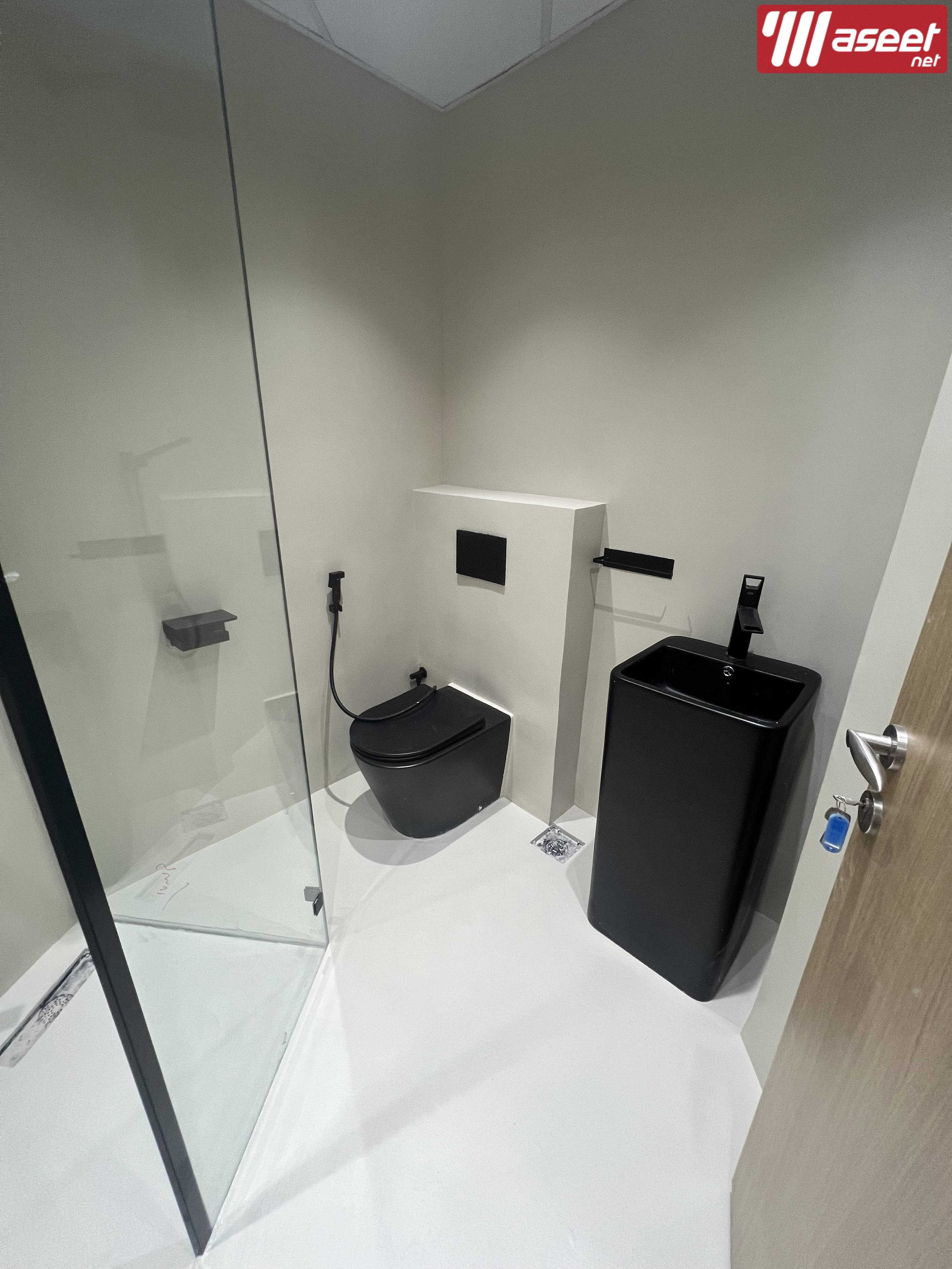 Microcement, epoxy and broken marble floors 4