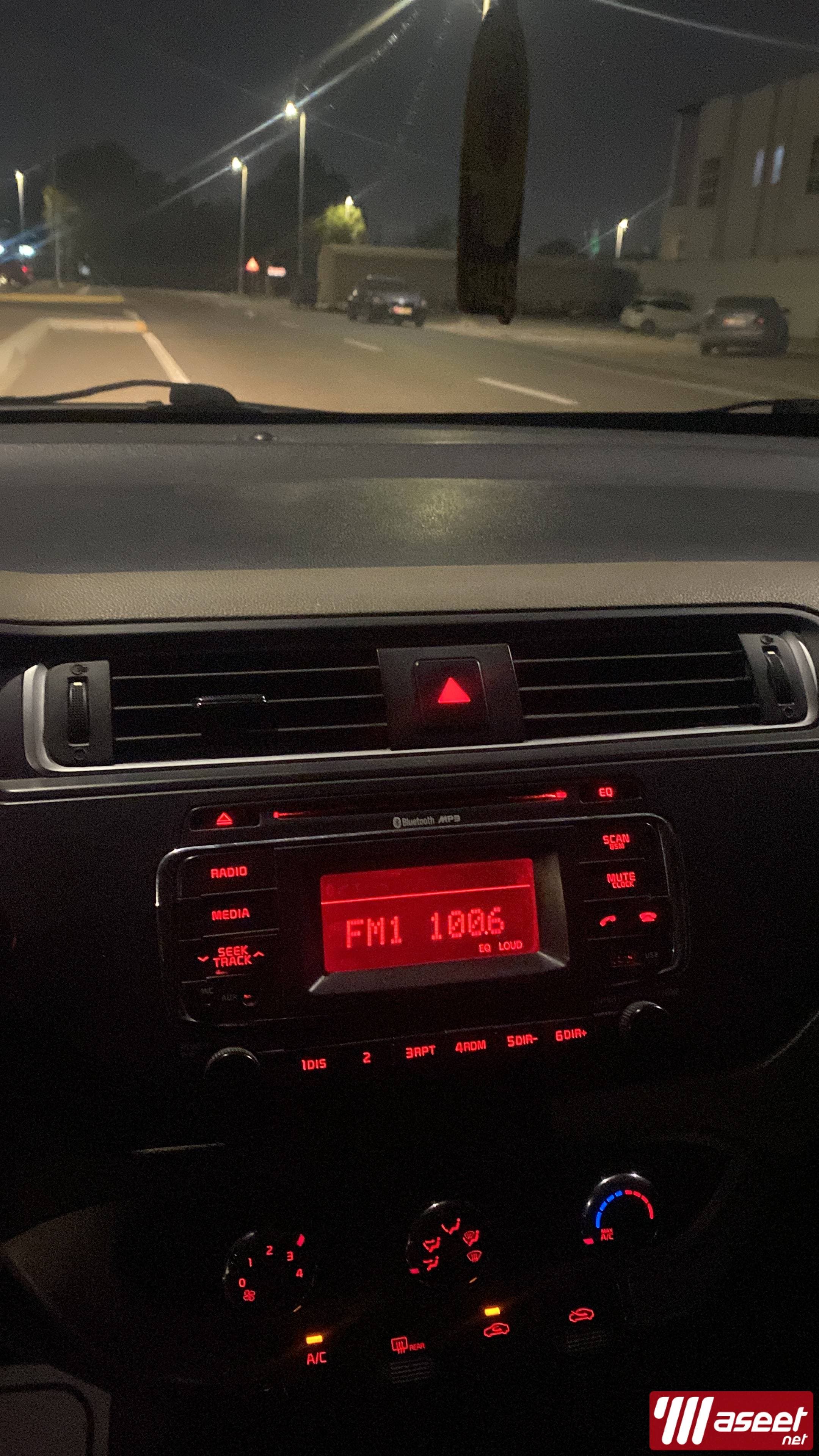 KIA Rio 2016 6