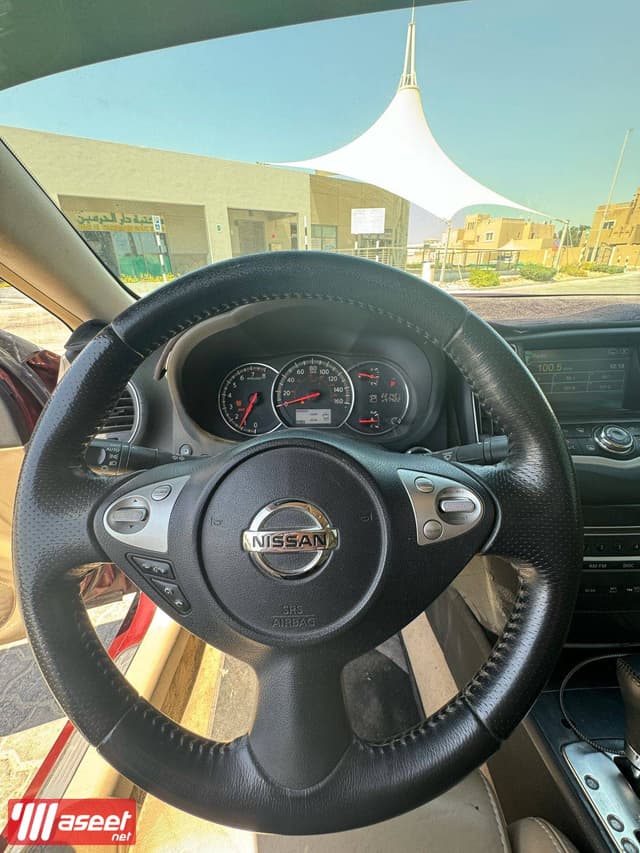 Nissan Maxima 2012