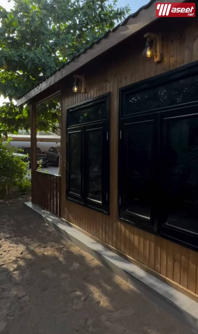D.H. Company for the construction of huts, wooden boards and decorations**