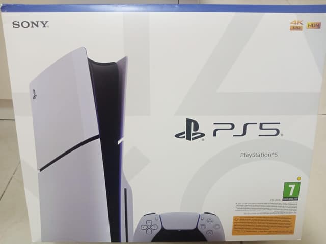 PlayStation 5 used for only two months with a one-year warranty