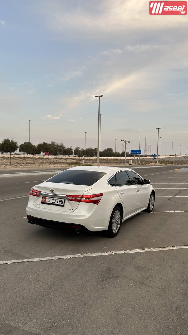 تيوتا افالون 2013