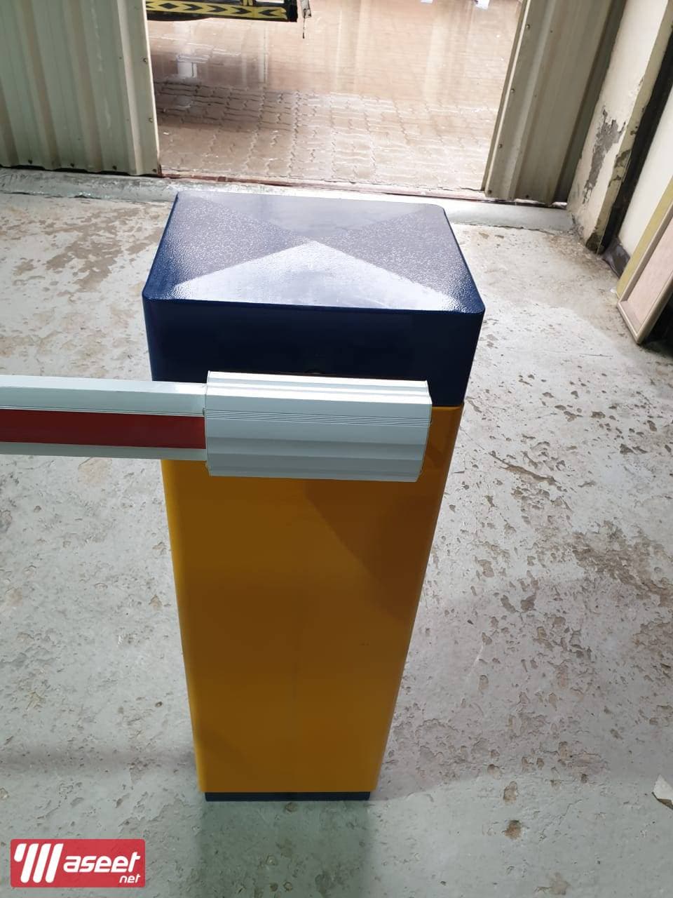 بوابة حاجز أوتوماتيكية مع جهاز تحكم عن بعد 2