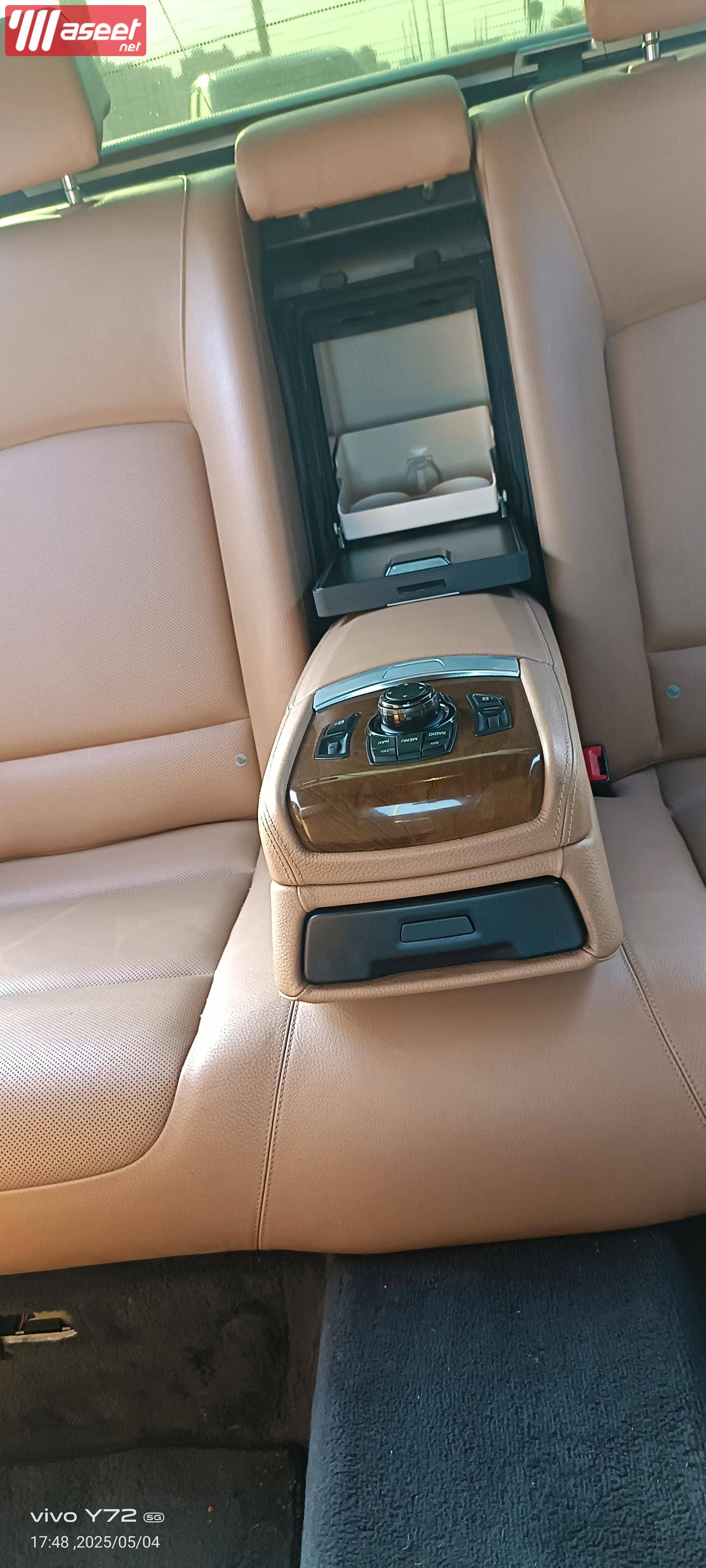 بي إم دبليو Li750، 2010 10