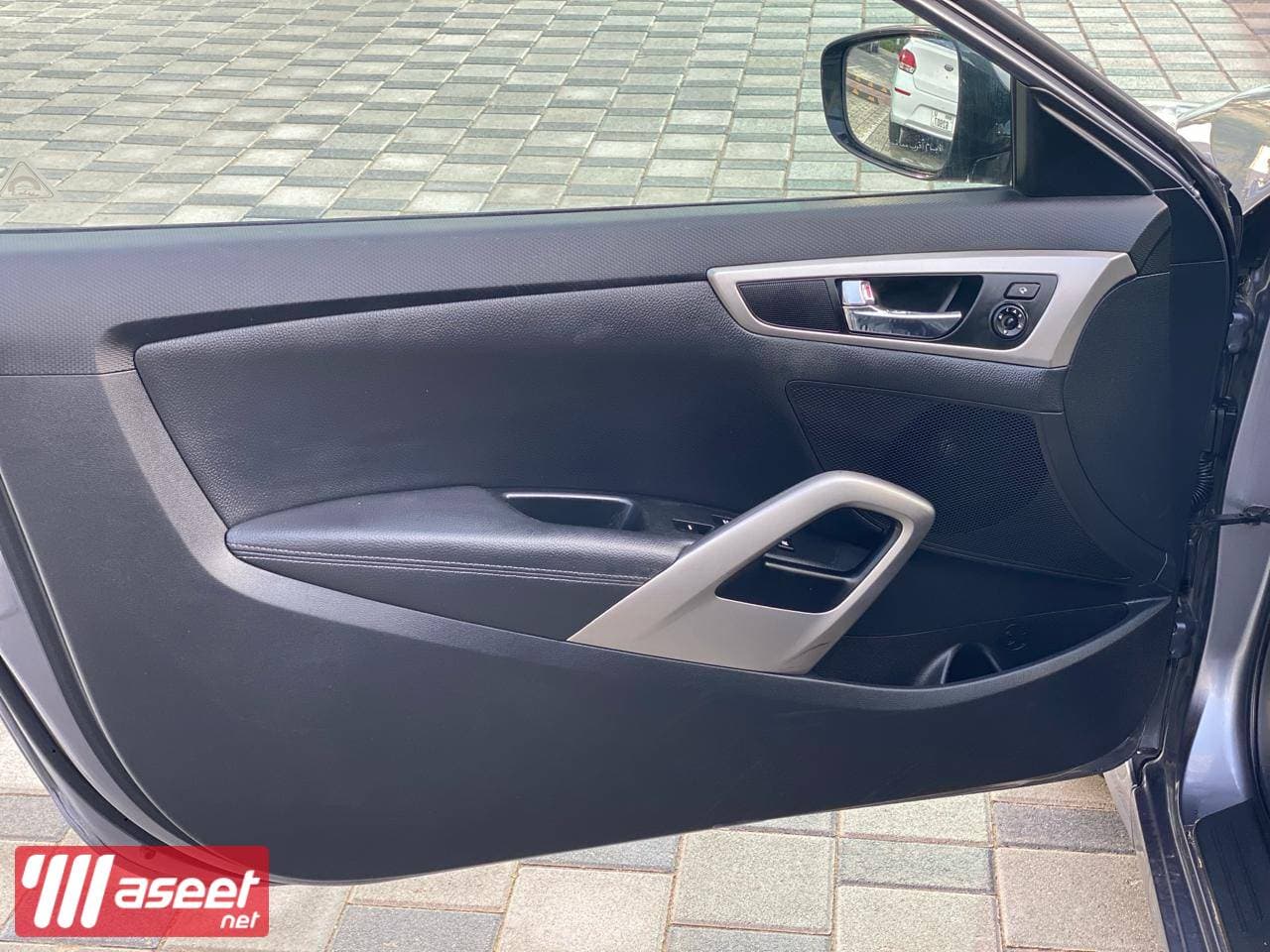 Hyundai Veloster GCC 2017 8