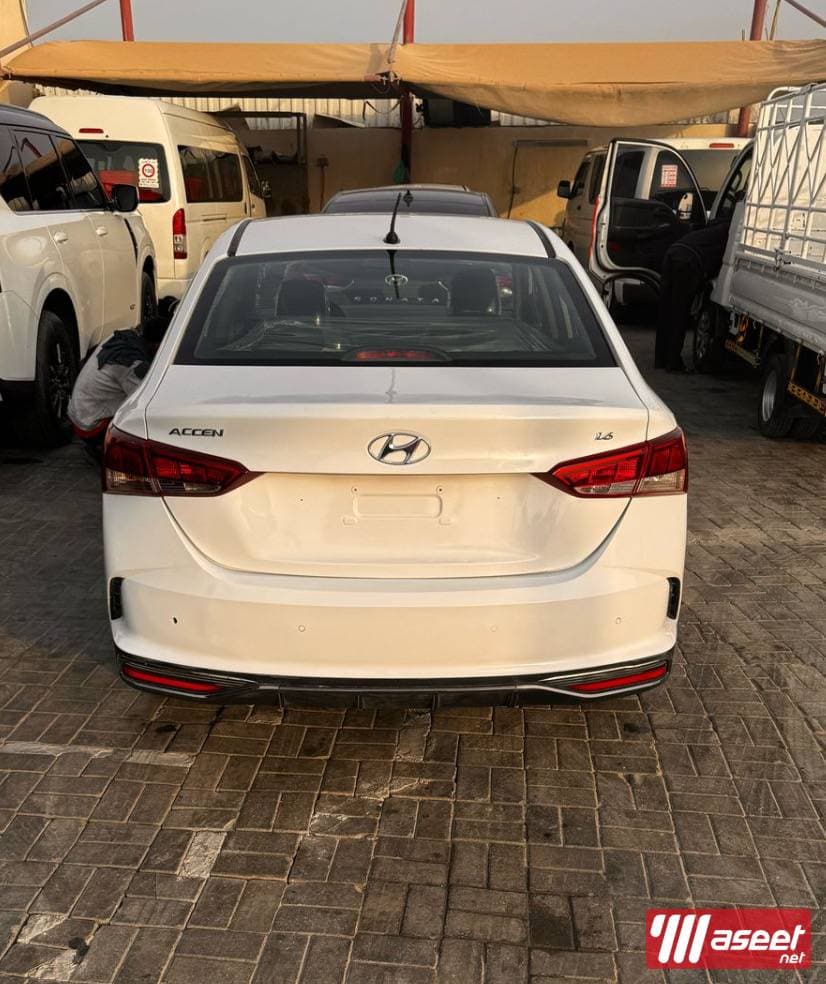 Hyundai Accent model 2022 4