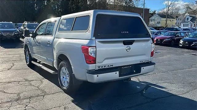 2017 Nissan Titan SV