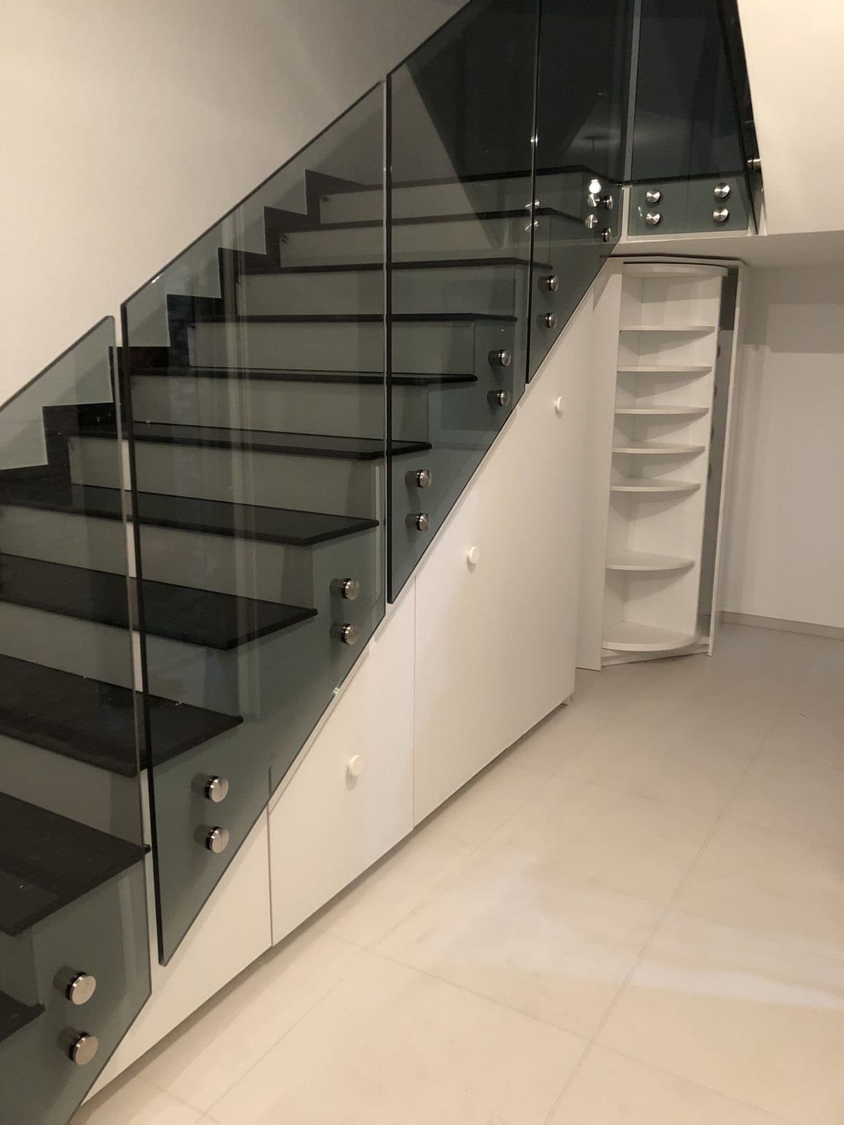 Glass and aluminum technician 0