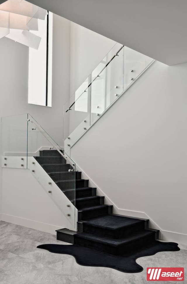 Glass and aluminum technician