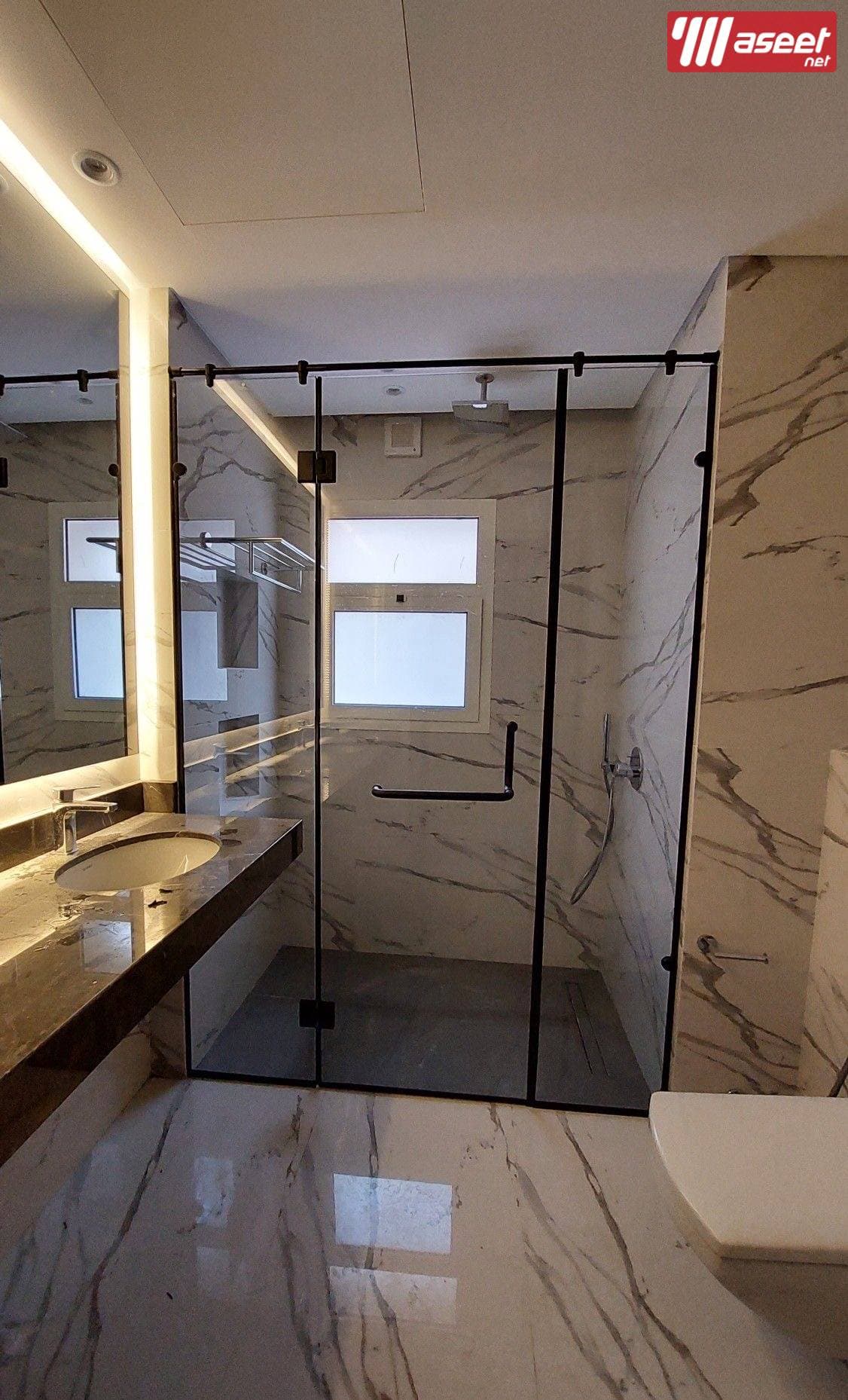 Glass and aluminum technician 3