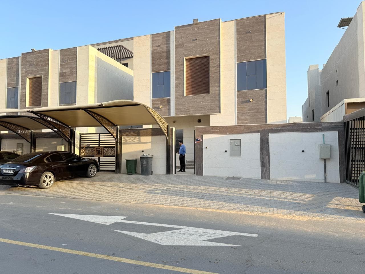 فيلا فاخرة للبيع في الياسمين  9