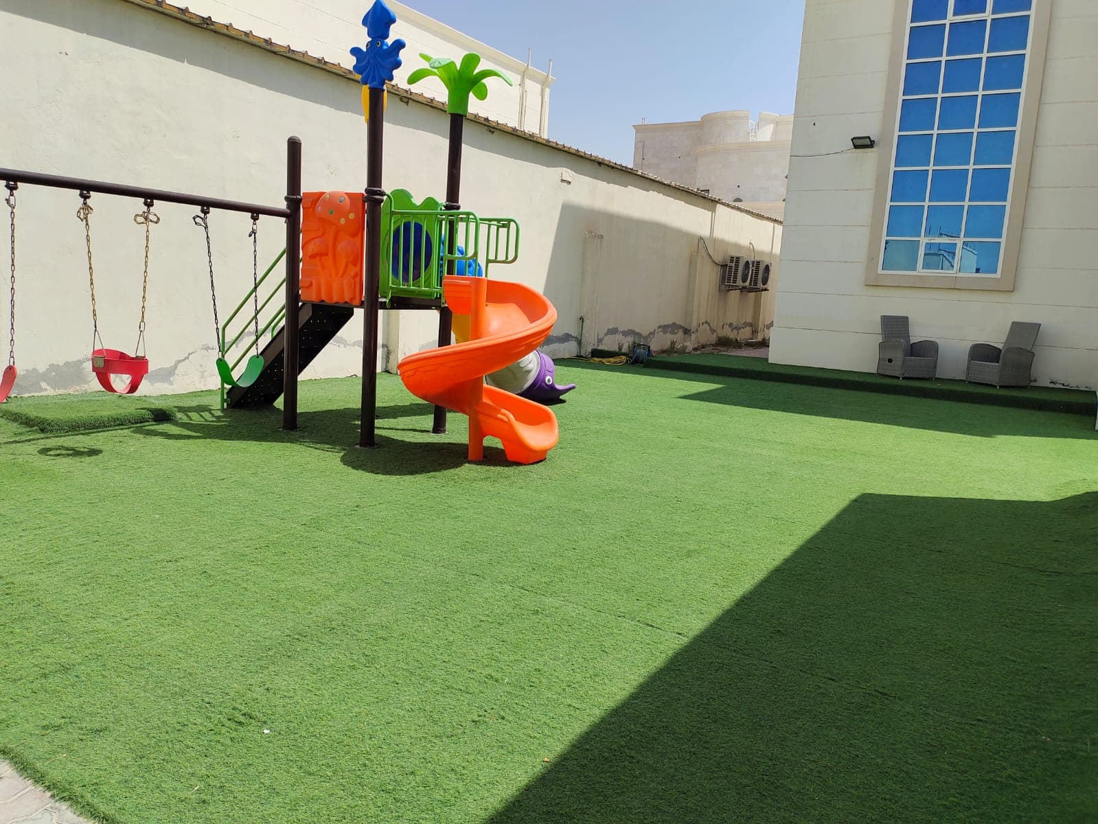 للبيع مجمع 3 فلل في منطقة الشامخة بمداخل مستقله 3