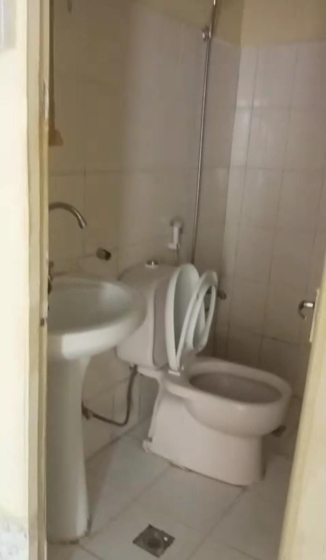 For rent a studio in Abu Dhabi  3