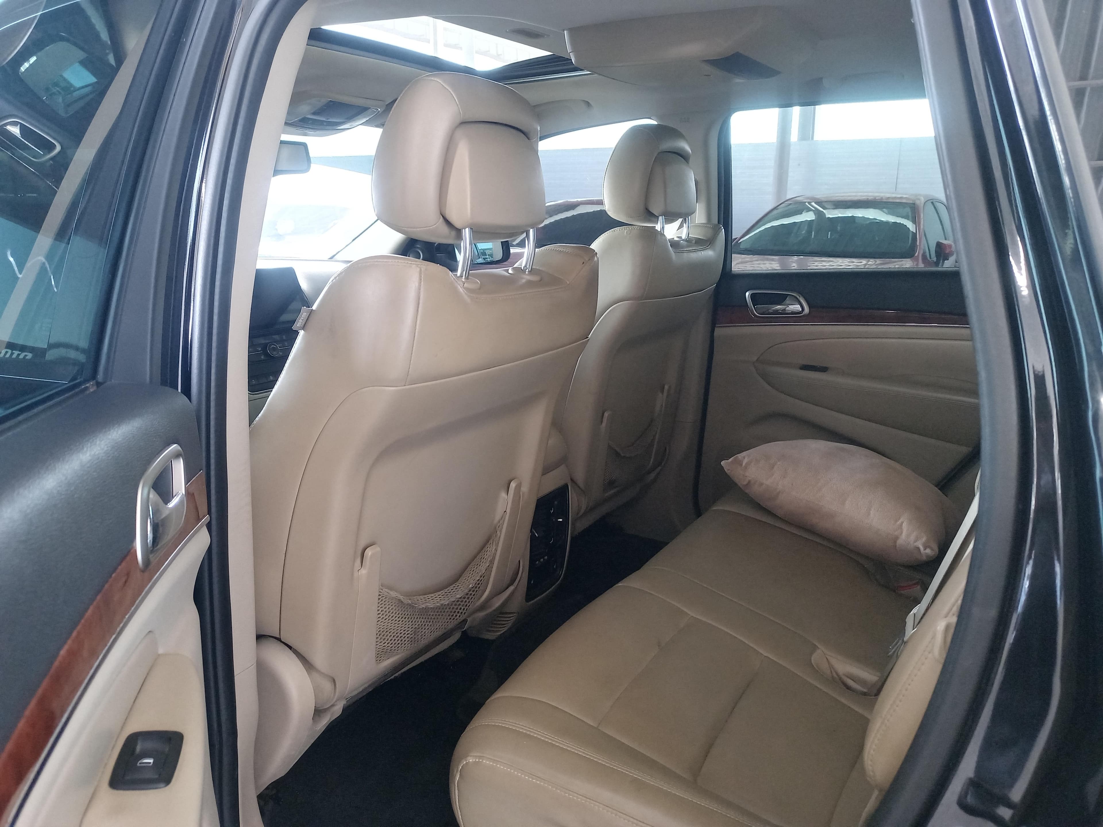 Jeep Cherokee newspapers 2012 for sale  7