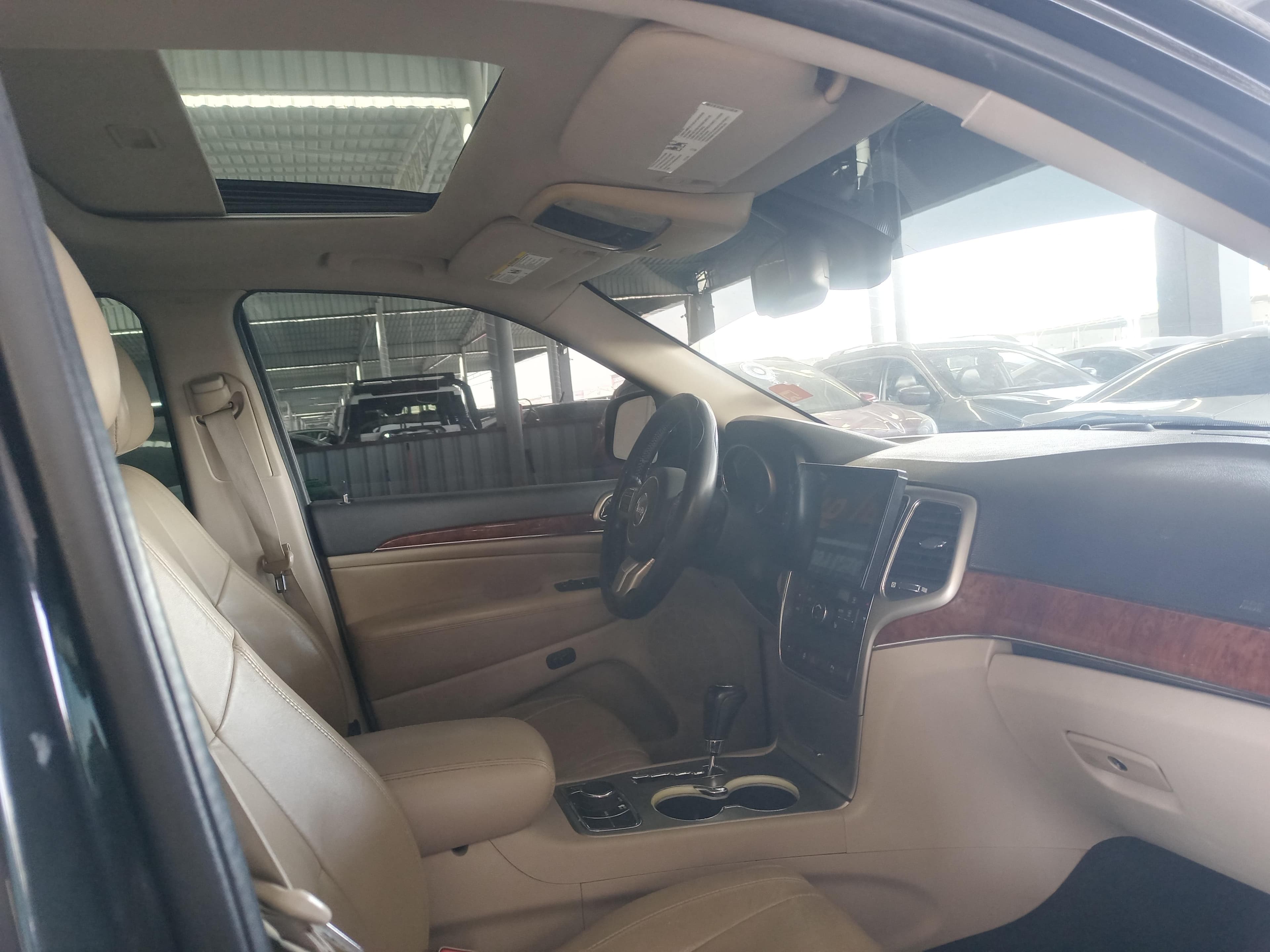 Jeep Cherokee newspapers 2012 for sale  8