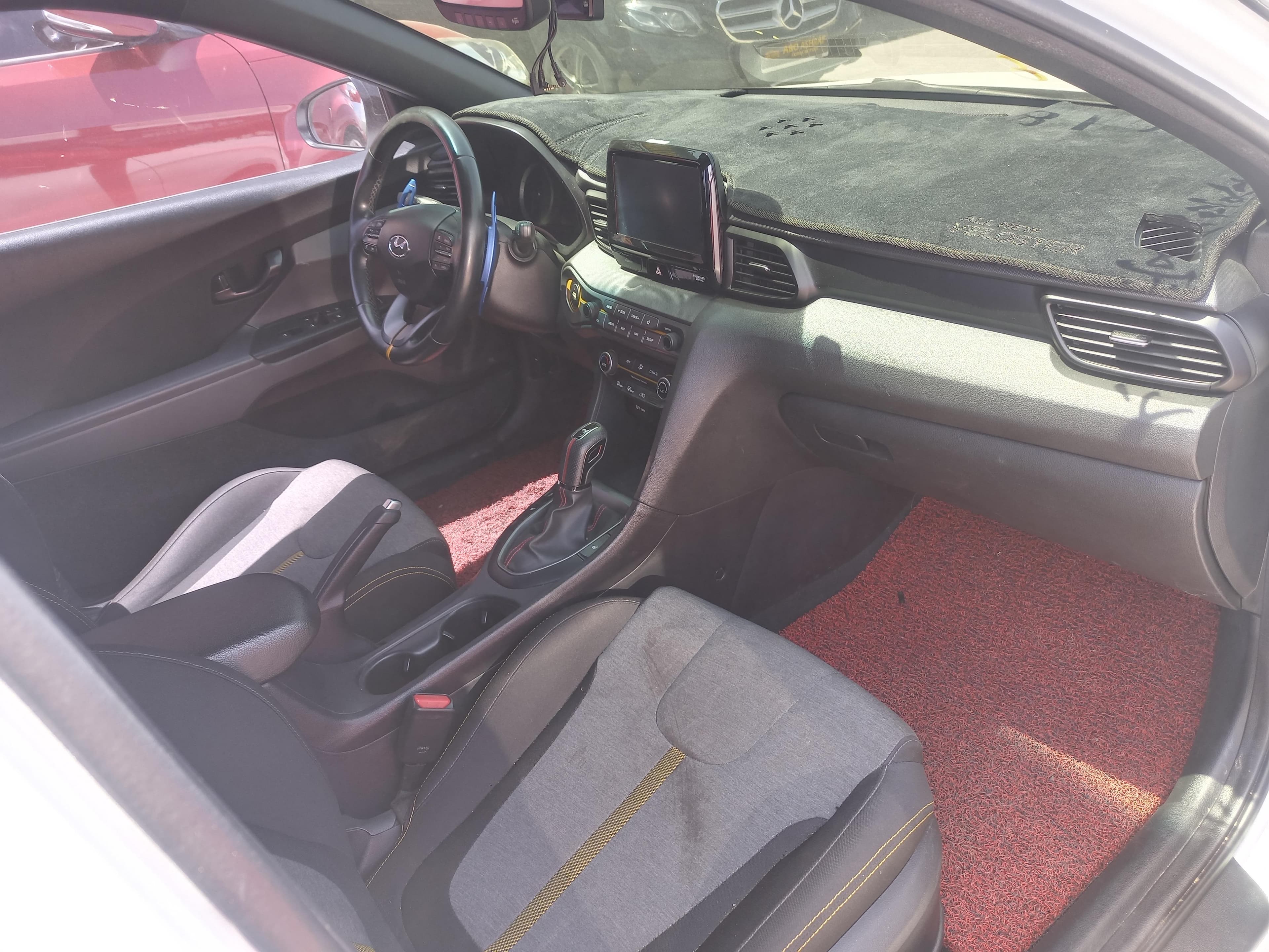 Hyundai Veloster 2018 for sale  4