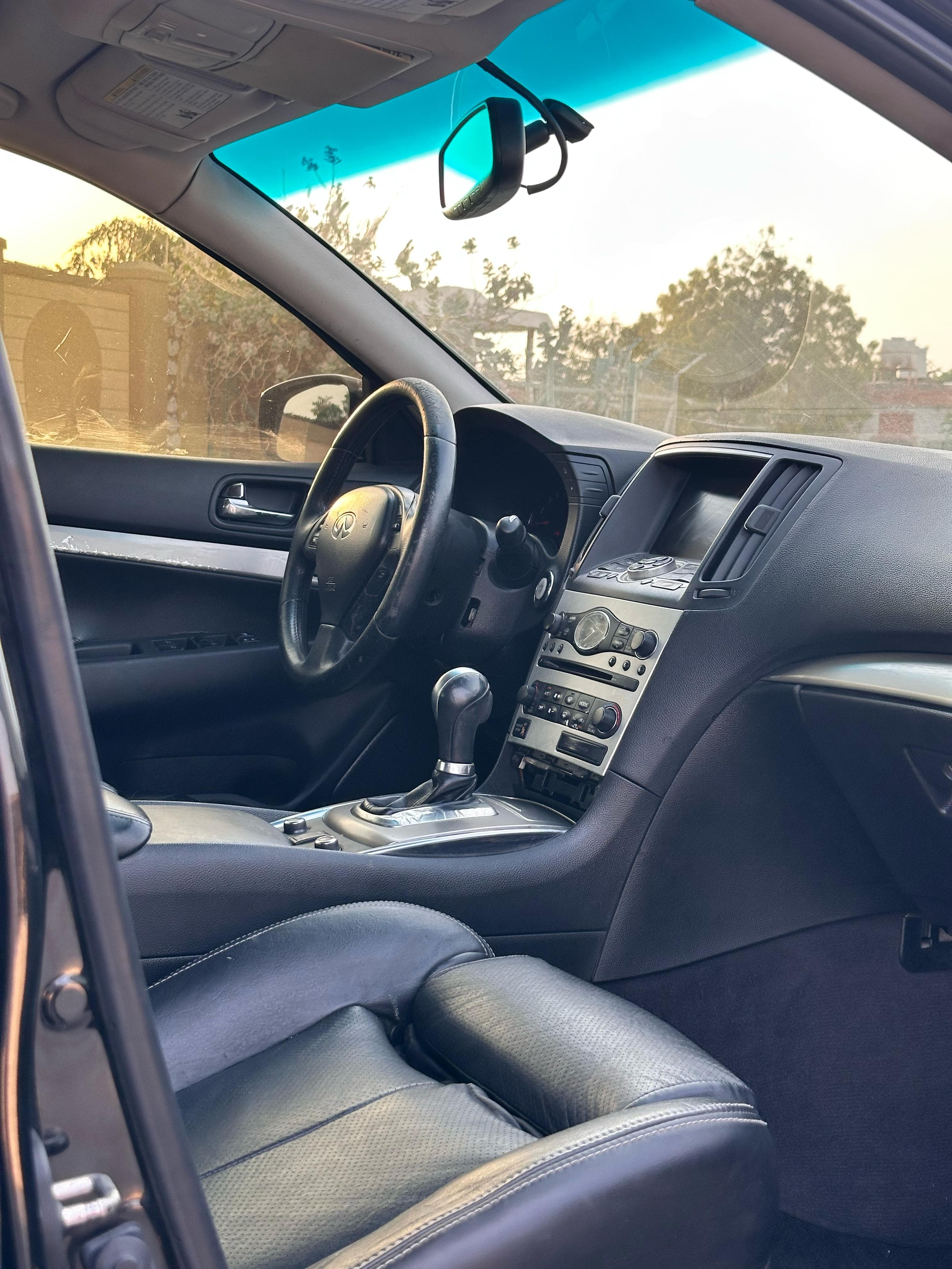 Infiniti G37 model 2013 full option 3