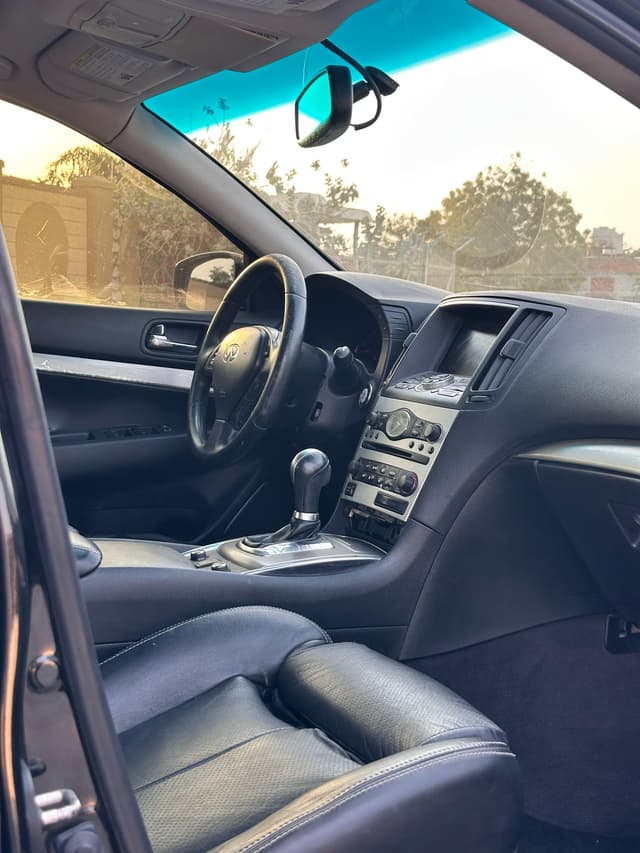 Infiniti G37 model 2013 full option
