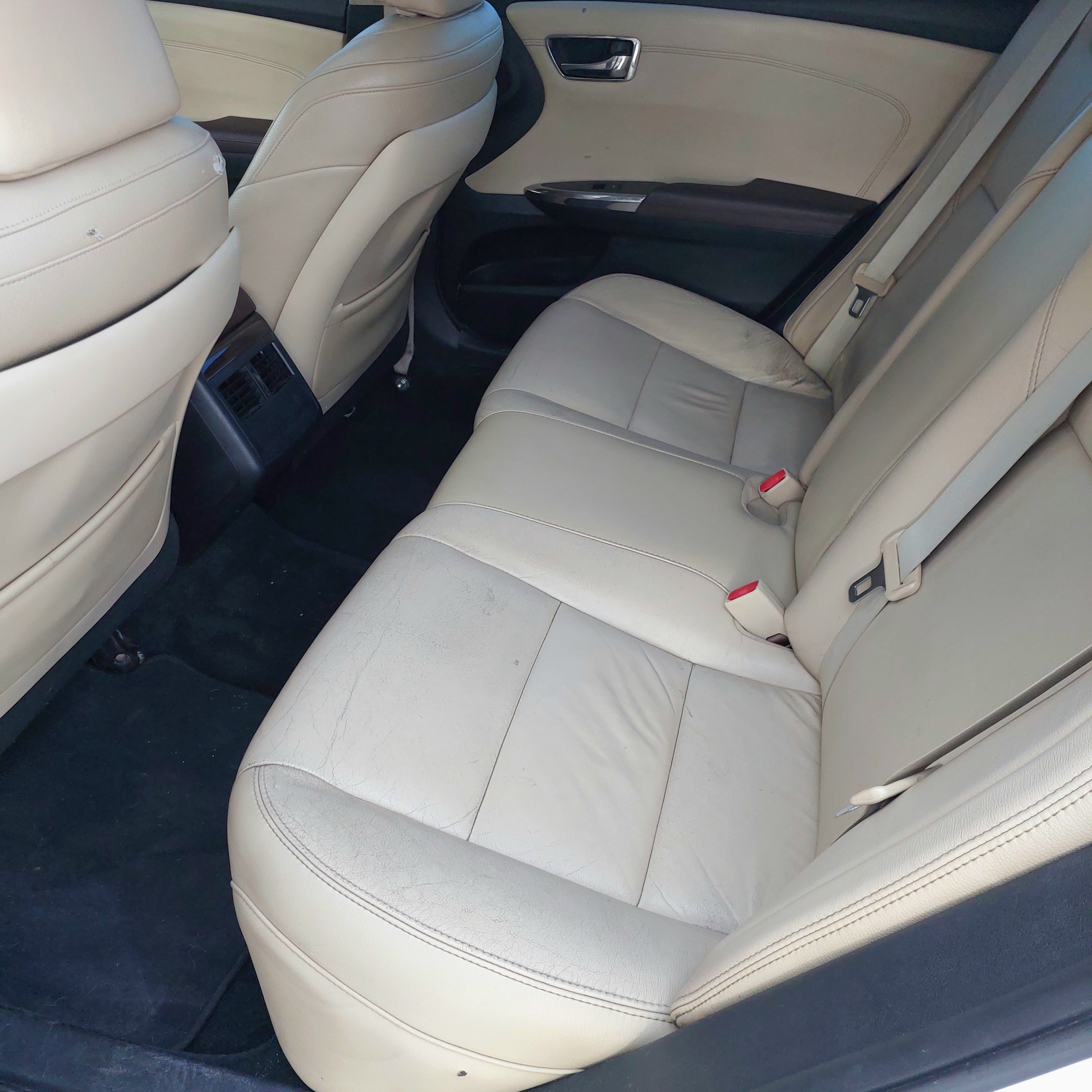 Toyota Avalon 2013 1