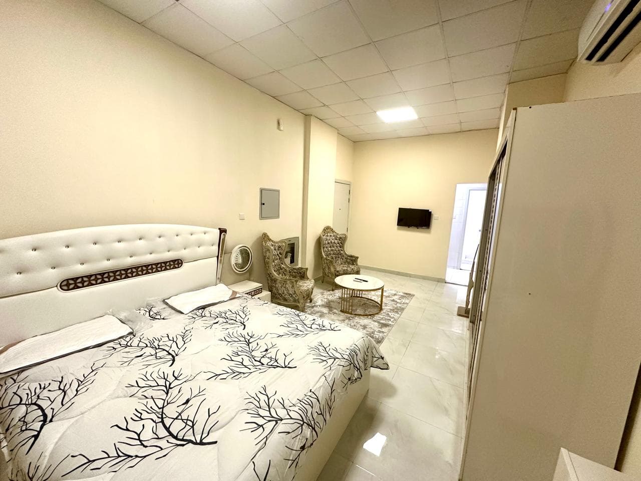 استوديو للإيجار في البستان 5