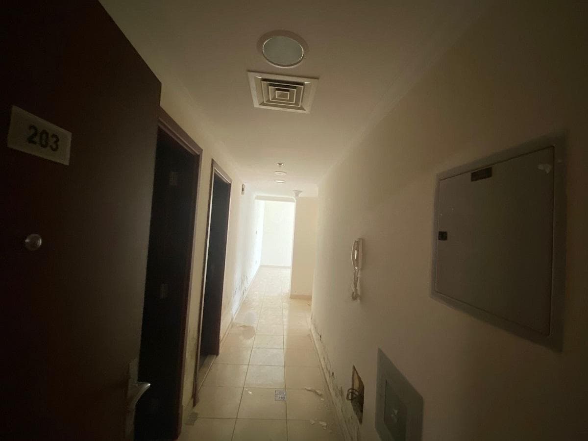 استوديو للبيع في ابراج الاورينت 4