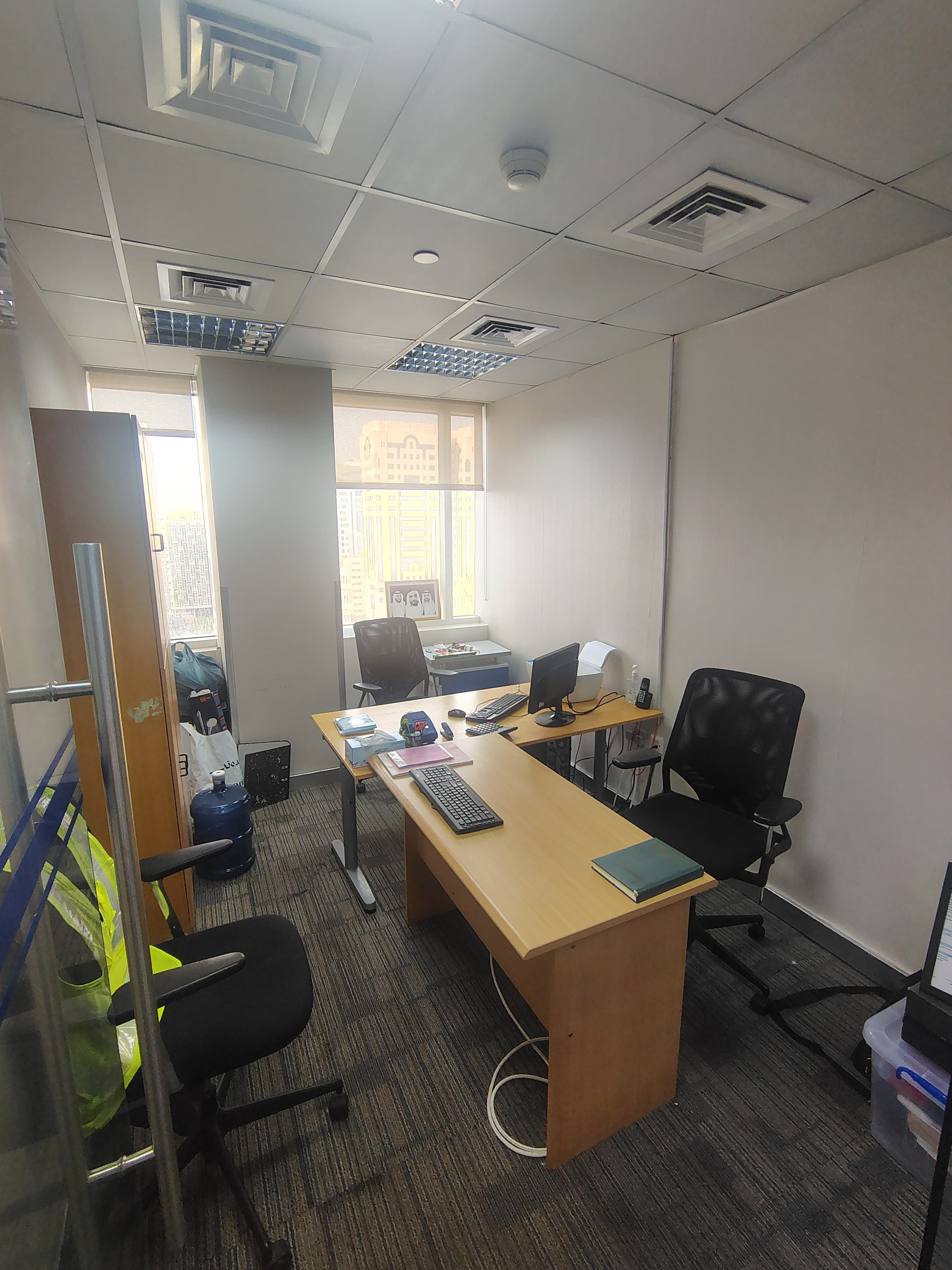 fully furnished office for rent 4
