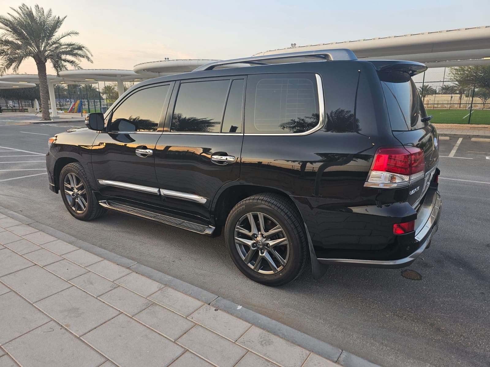 لكزس  LX570 2015 3