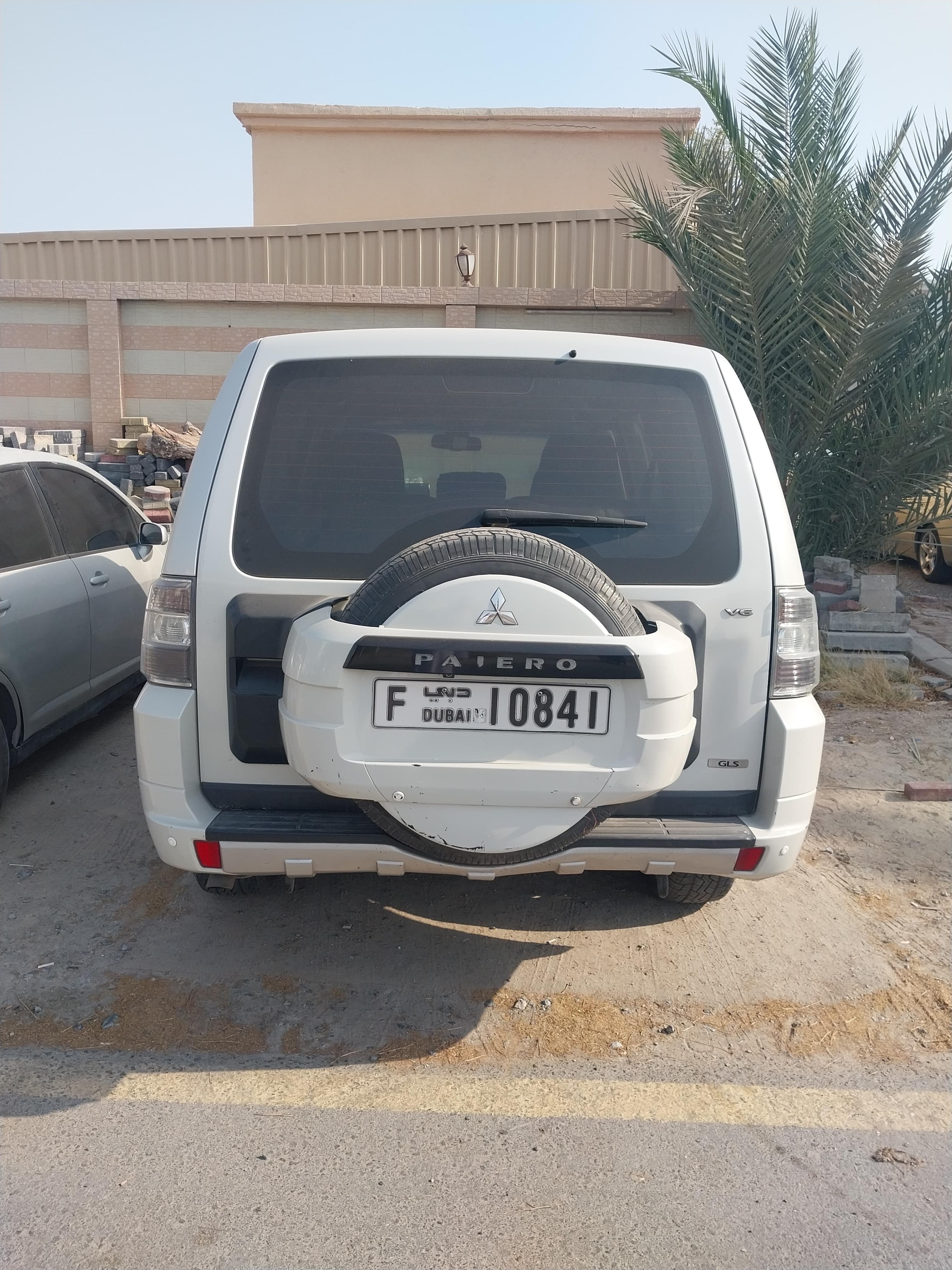 Mitsubishi Pajero 2013 1