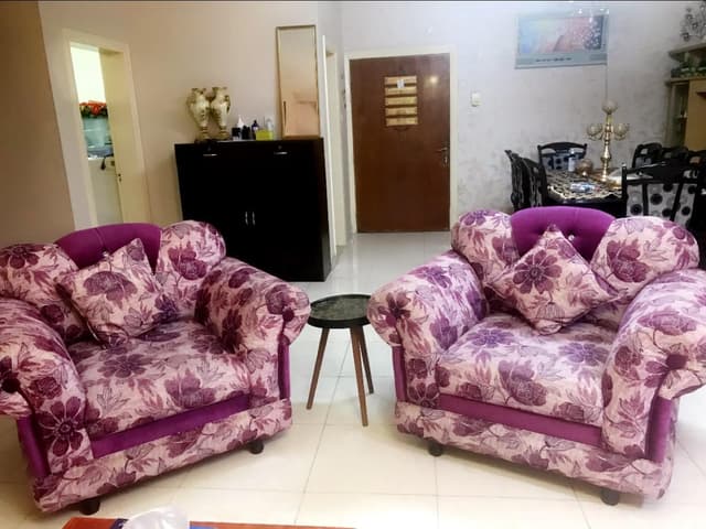 كنب بحاله جيدة جدا