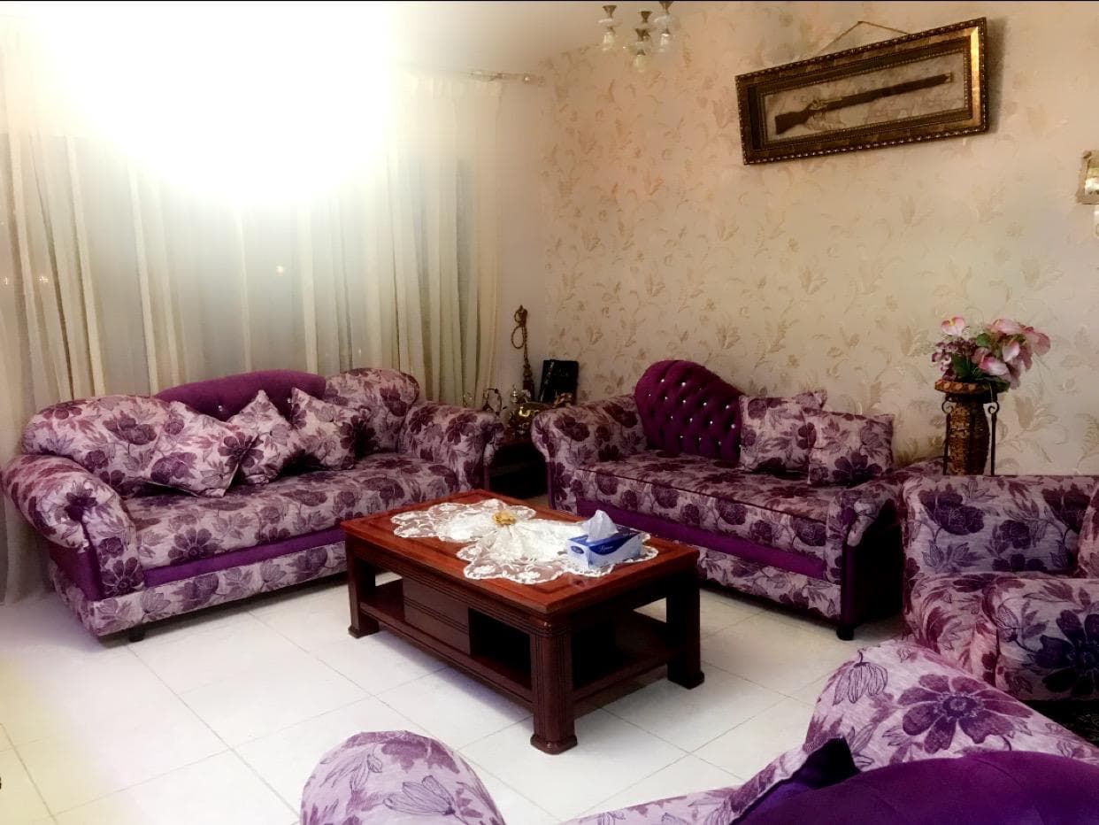 كنب بحاله جيدة جدا 0