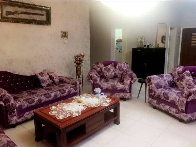 كنب بحاله جيدة جدا